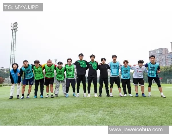 球星齐聚绿茵场展开创意足球挑战趣味比拼